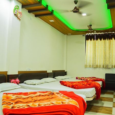 Hotel Shree Dwarkadhish Palace Ujjain Exterior foto